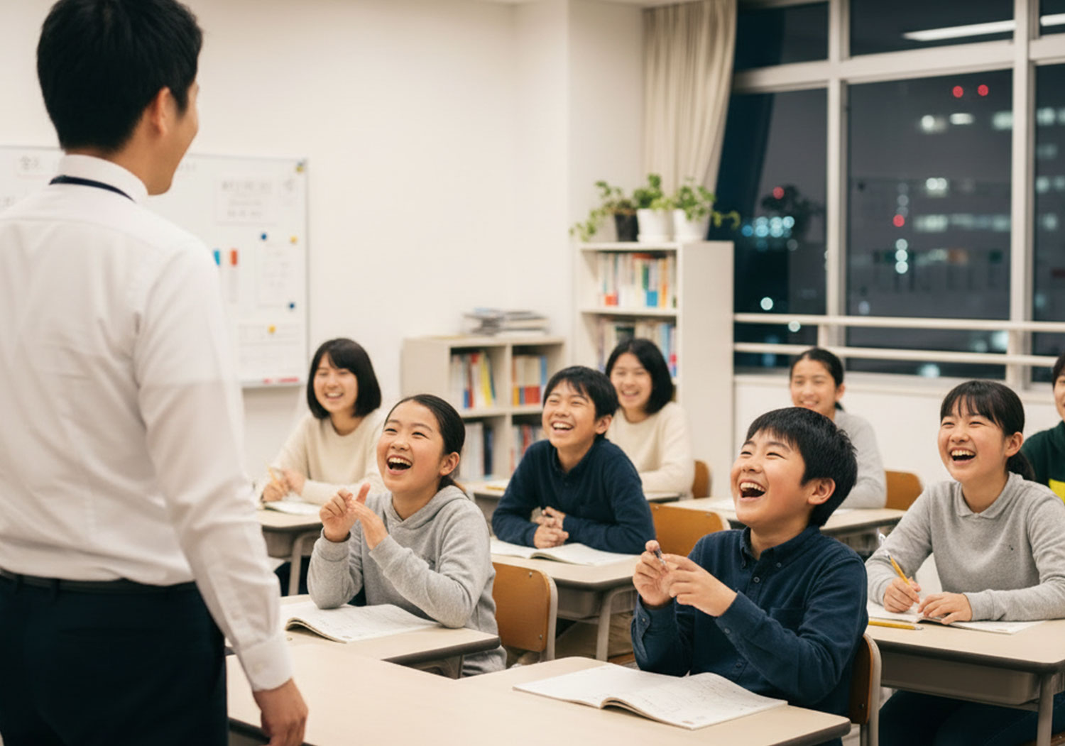 中学受験塾の子供達が楽しんで授業を聞いている